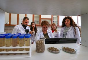 Van'da geliştirilen yerli mikrobiyal gübre kuraklığın tarımdaki etkisini azaltacak